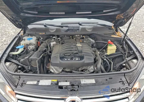 2016 Volkswagen Touareg Sport from USA, damaged, VIN WVGEF9BP5GD001484